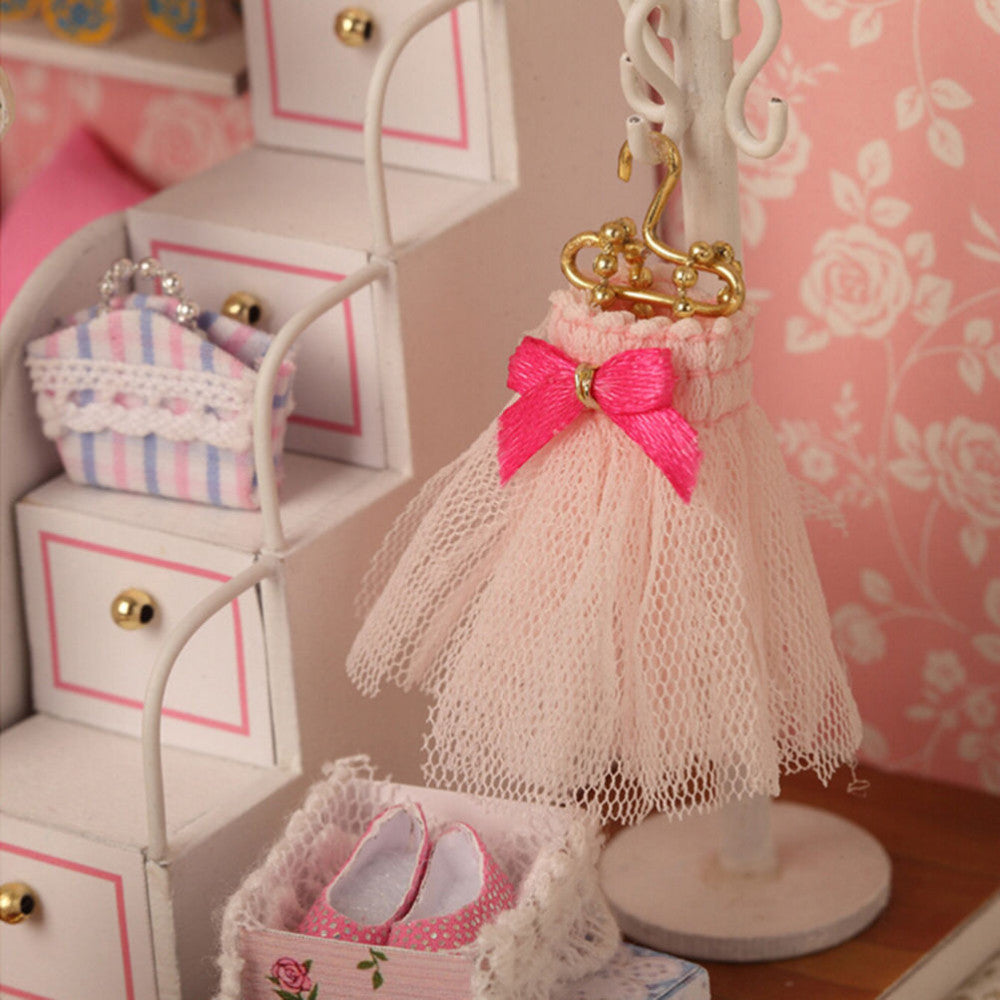1 Unidades Artesanía BRICOLAJE para Niños Juguetes Sueño Ángulo de Miniaturas de Muñecas Hechas A Mano Modelo de Ensamblaje De Madera Con Muebles Regalo de La Muchacha