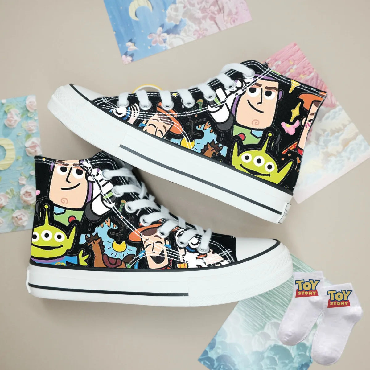 Buzz Lightyear Winnie the Pooh Strawberry Bear student couple casual shoes for men Autumn new high top canvas shoes for women