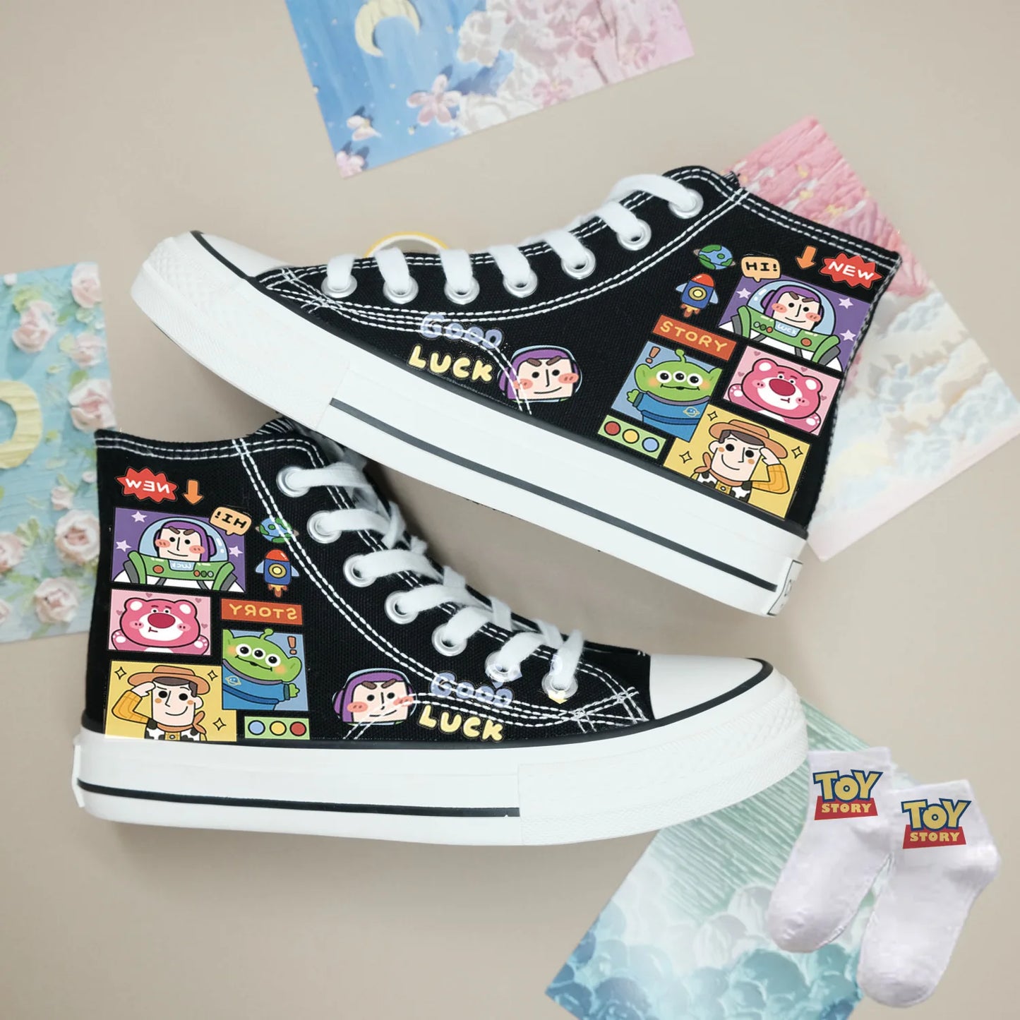 Buzz Lightyear Winnie the Pooh Strawberry Bear student couple casual shoes for men Autumn new high top canvas shoes for women