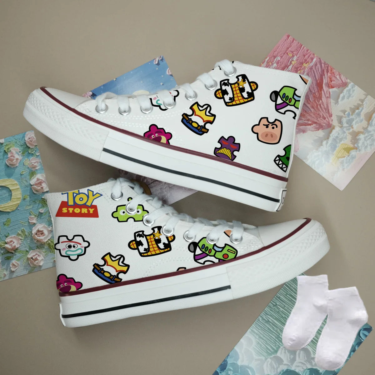Buzz Lightyear Winnie the Pooh Strawberry Bear student couple casual shoes for men Autumn new high top canvas shoes for women